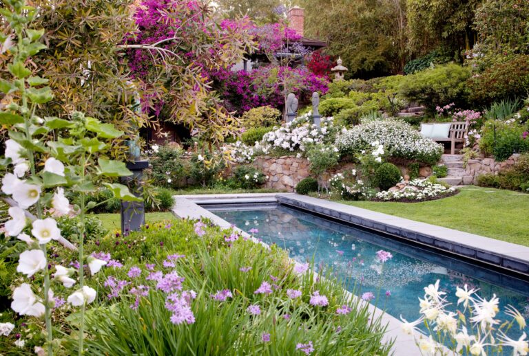 Cottage Garden Style Design Ideas That Add Charm and Beauty